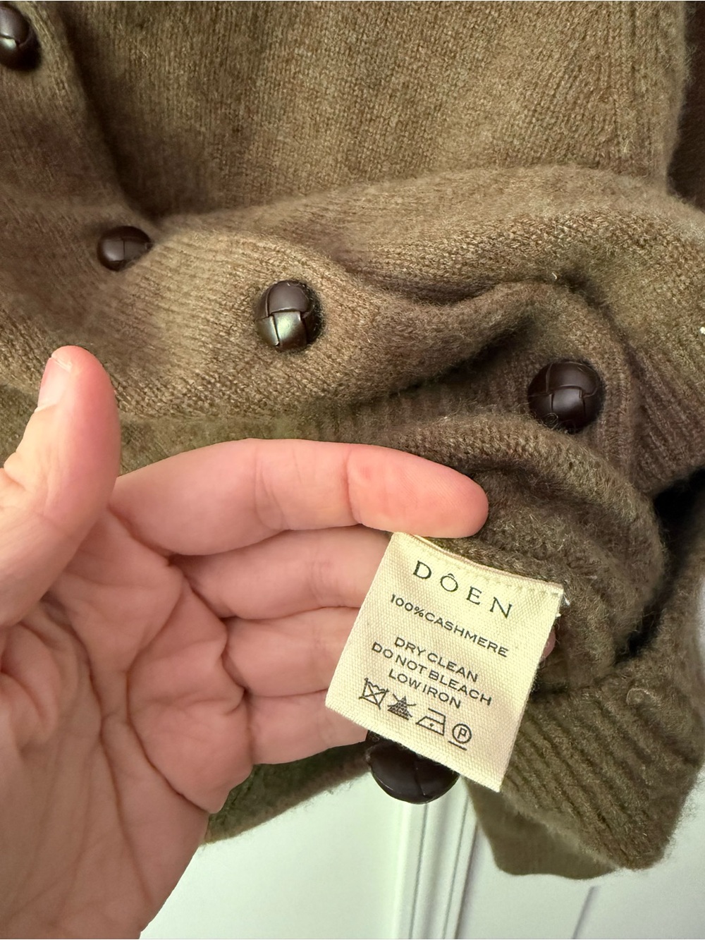 Doen cashmere ashford cardigan in forest green moss - Picture 4 of 5